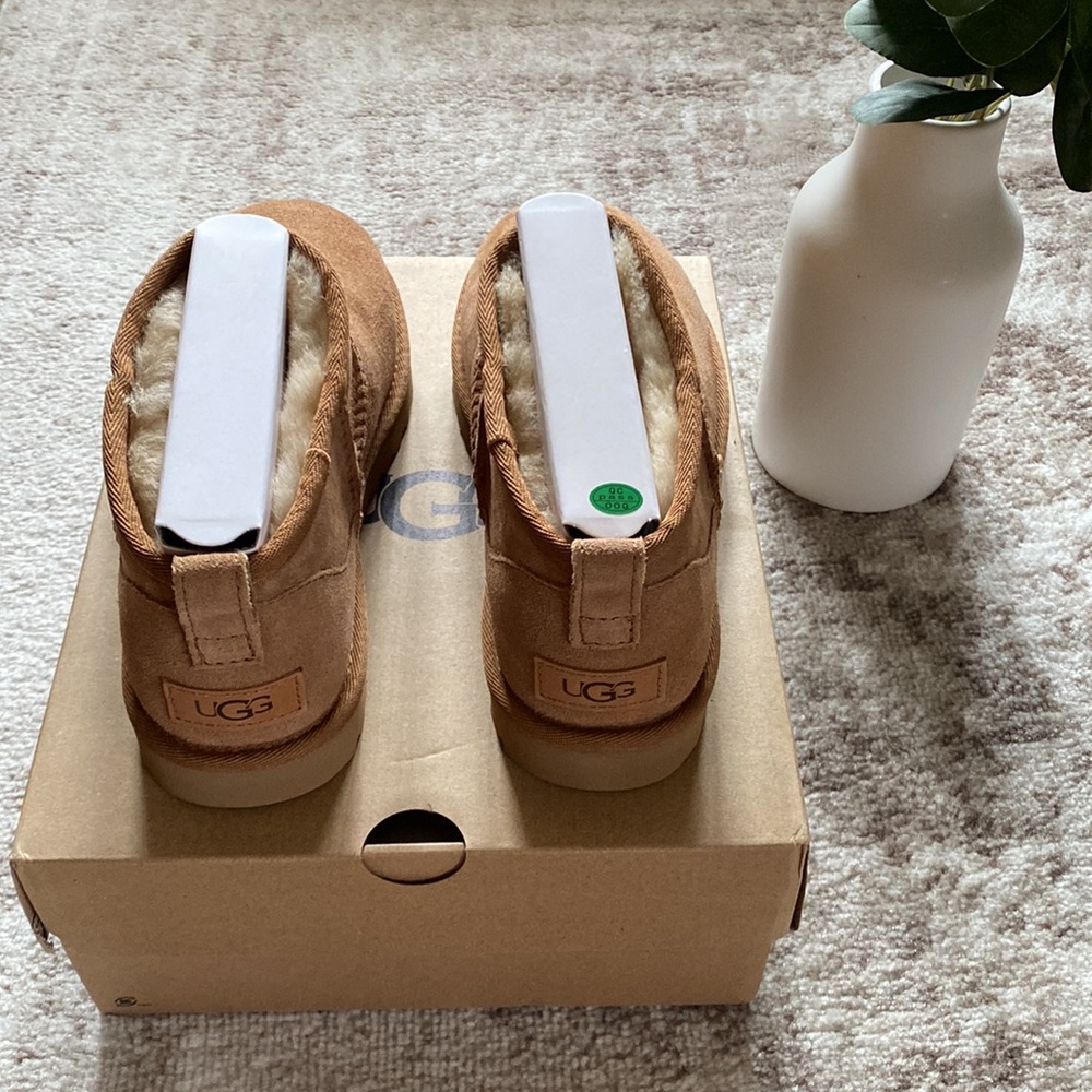 NWT Ultra Mini Chestnut Uggs - Picture 5 of 9